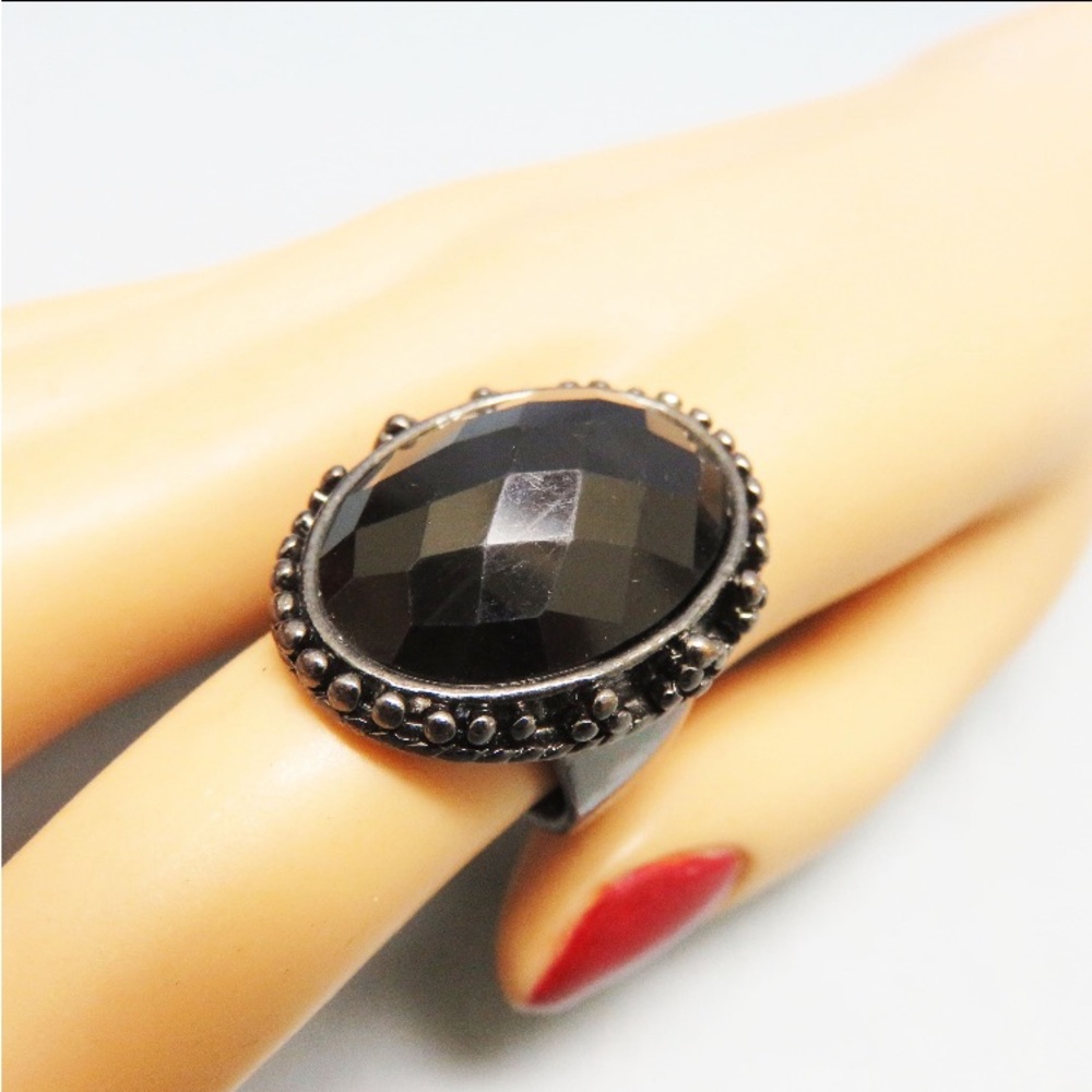 Black Victorian Oval Cocktail Hermitite Ring Gothic Goth Jewelry Weighted Piece - Picture 5 of 6